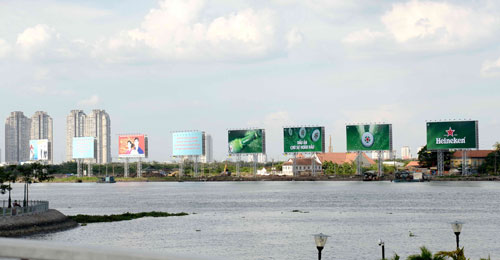 Doanh nghiệp quảng cáo trước bão thâu tóm